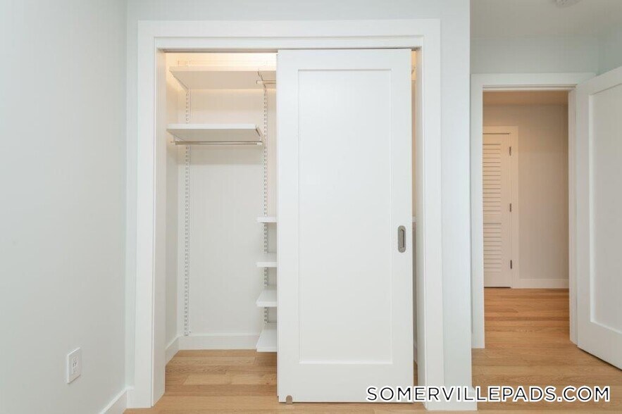 Building Photo - 123 Highland Ave