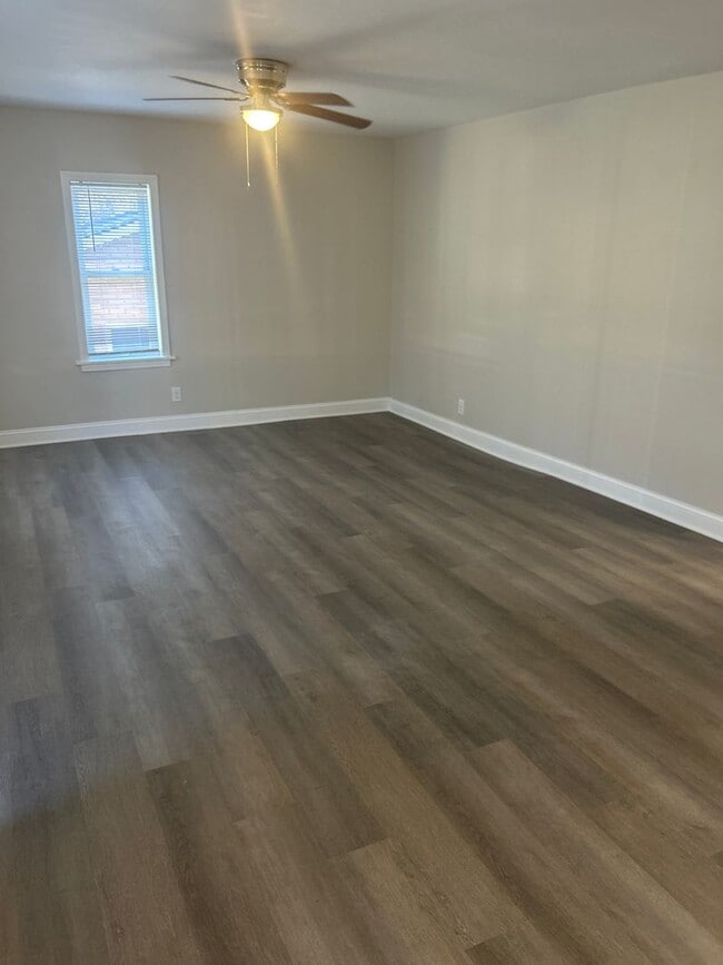 Building Photo - 1656 NE 22nd St