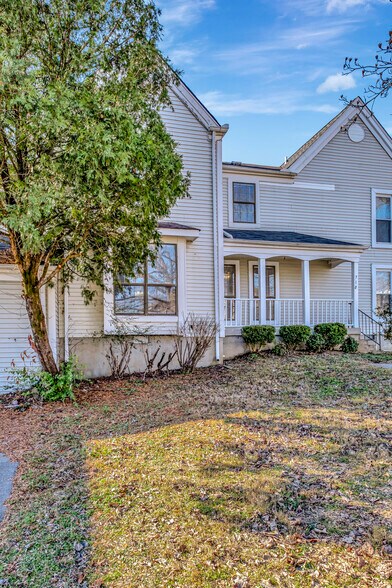 Building Photo - 710 Rachels Trl