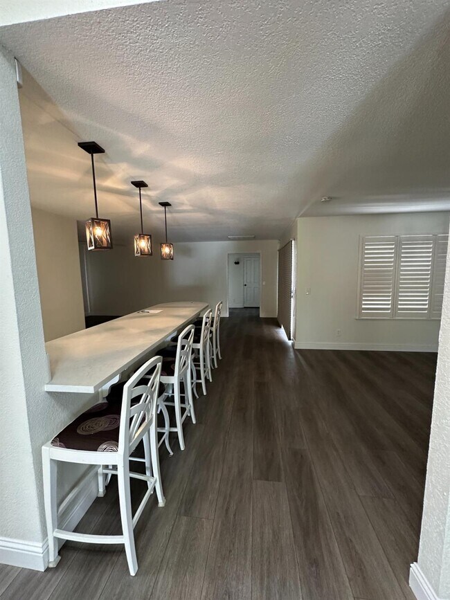 Building Photo - 6201 N West Ave