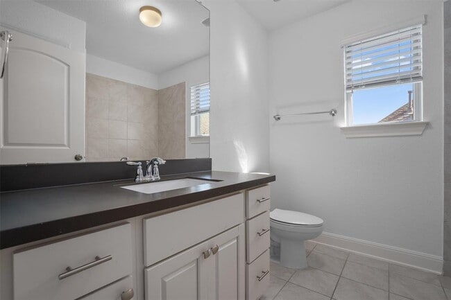 Building Photo - 5049 Veranda Ter