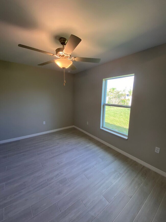 Building Photo - House for rent