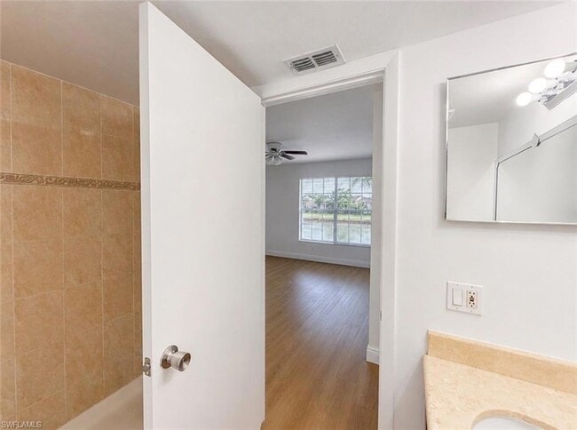 Building Photo - 161 Santa Clara Dr