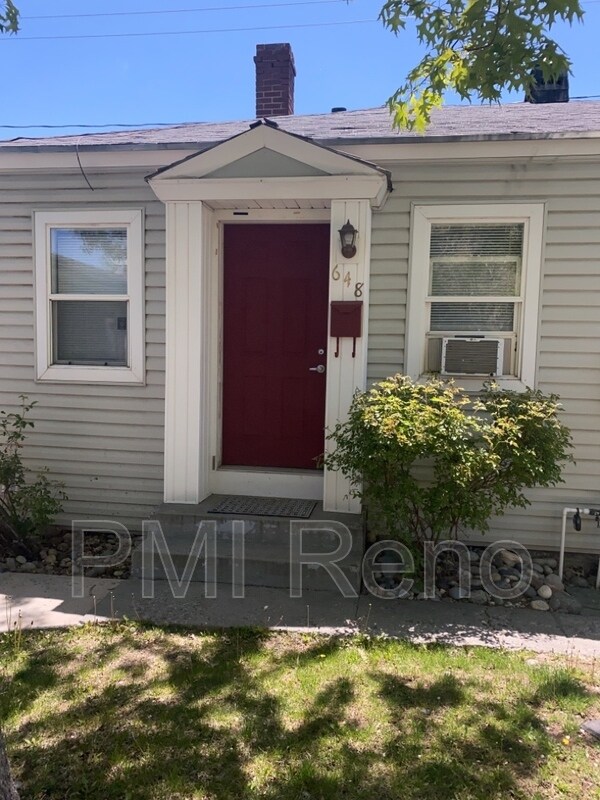 Building Photo - 648 Moran St