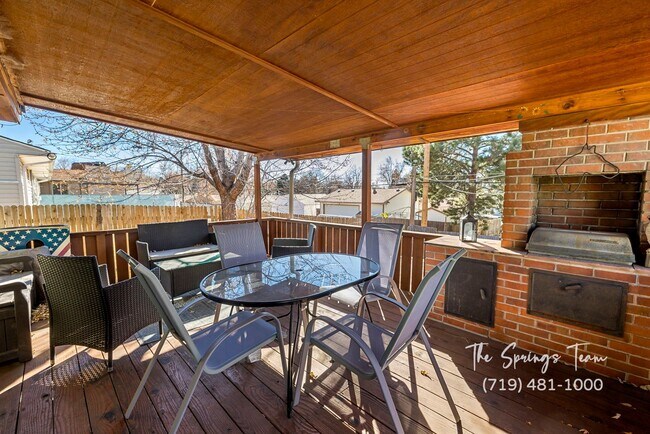 Building Photo - CUTE 3BD RANCHER WITH CHARACTER IN CENTRAL COLORADO SPRINGS - Security Deposit Waiver Available