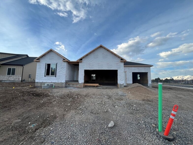 Building Photo - 1322 E 1220 N