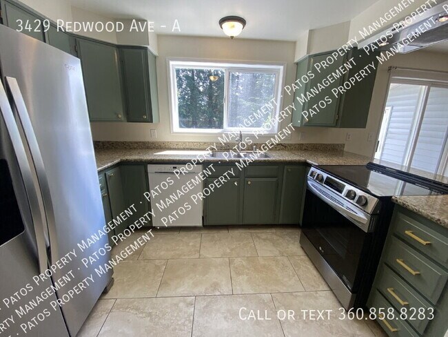 Building Photo - 3429 Redwood Ave