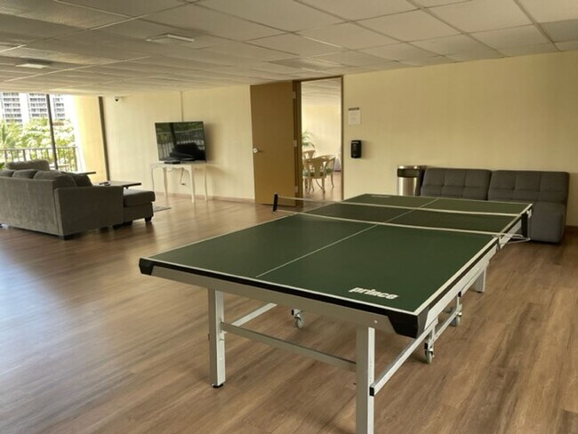 Building Photo - Available on 8/1/25, 600 sqft, 1 Bedroom, ...