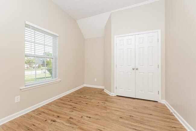 Building Photo - 1147 Benton Mason Dr