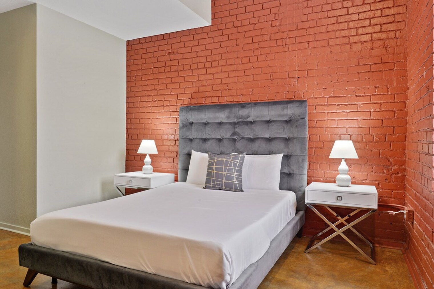 Building Photo - 1041 Constance St