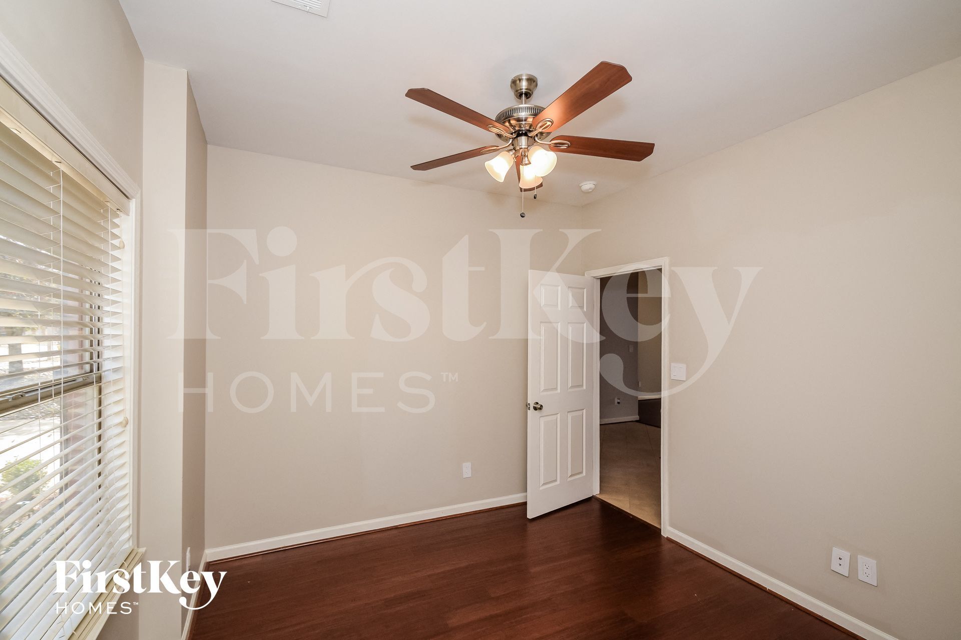 Building Photo - 2136 Parsons Dr