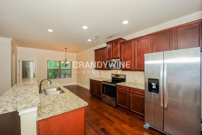 Building Photo - 106 Village Pl