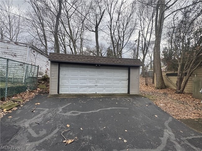 Building Photo - 3242 Sycamore Rd