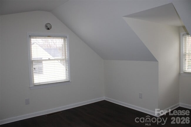 Building Photo - 428 Beaty St