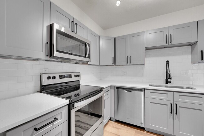 Building Photo - $1,950, 2-bed, 1-bath located in Denver wi...