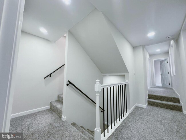 Building Photo - 1110 W Lombard St