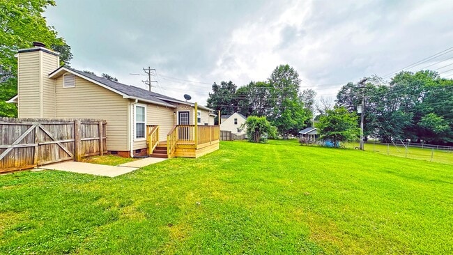 Building Photo - 108 Blacks Dr