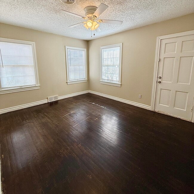 Building Photo - 2422 30th St