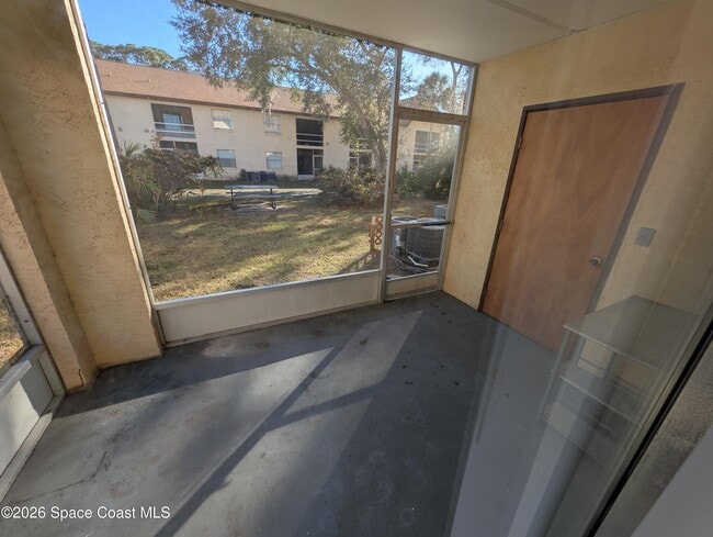 Building Photo - 3112-3121 Sir Hamilton Cir