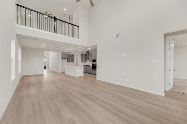 Building Photo - 324 Amista Dr