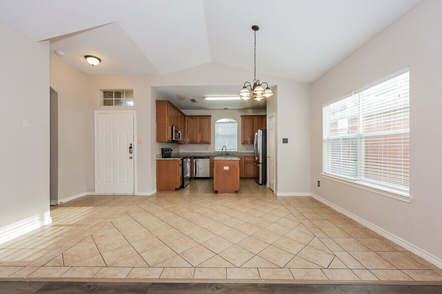 Building Photo - 1824 Alanbrooke Dr