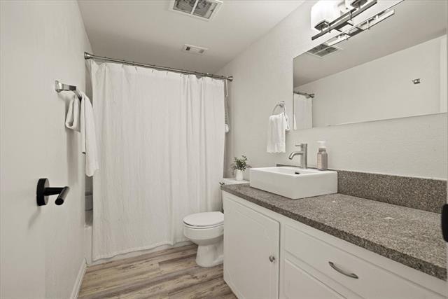 Building Photo - 4100 Ridglea Country Club Dr
