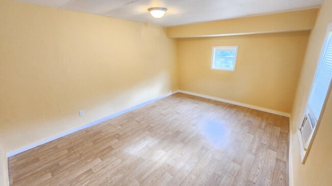 Building Photo - 2554 Third St. - 2554 Third St