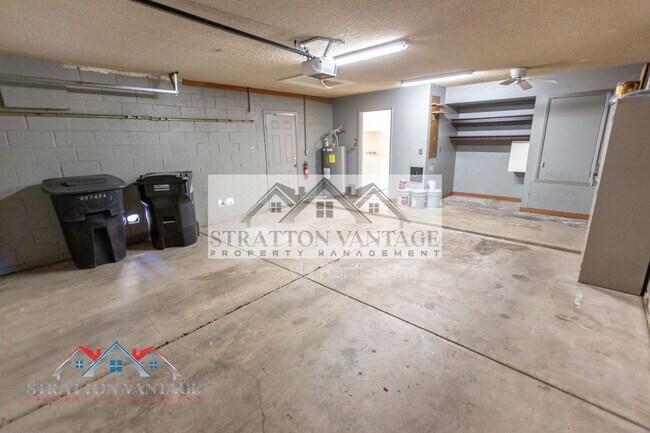 Building Photo - 7911 East Vía de Belleza