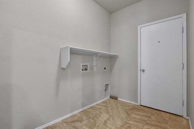 Building Photo - 1808 Abby Creek Dr