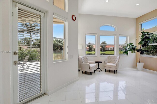 Building Photo - 2651 Oakmont Dr