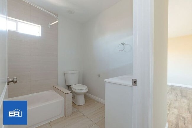 Building Photo - 3 Bed Home in Los Angeles CA for Rent 90033 Garage Available