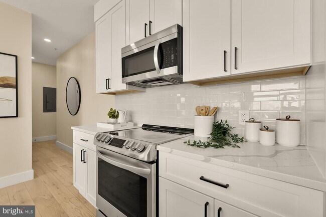 Building Photo - 927 Kennedy St NW