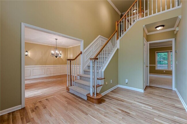 Building Photo - 461 Braidwood Walk NW