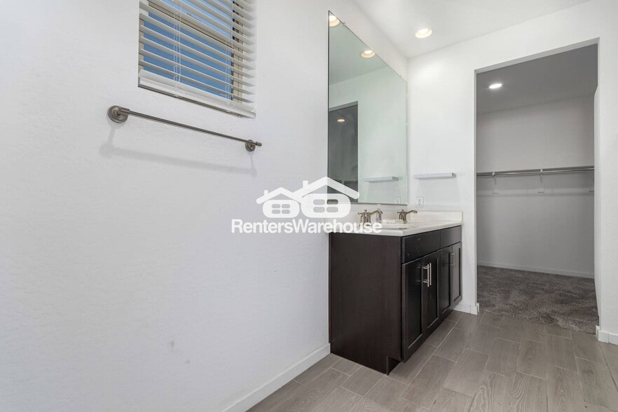 Building Photo - 6824 W Vly Vw Dr