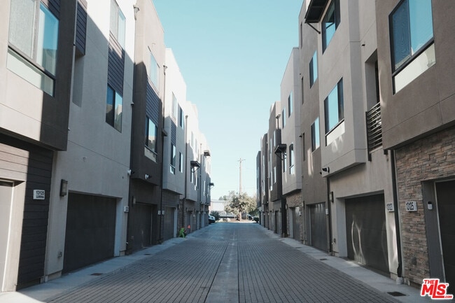 Building Photo - 13137 W Lumina Way