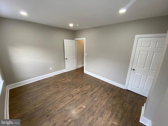 Building Photo - 220 Pearl St