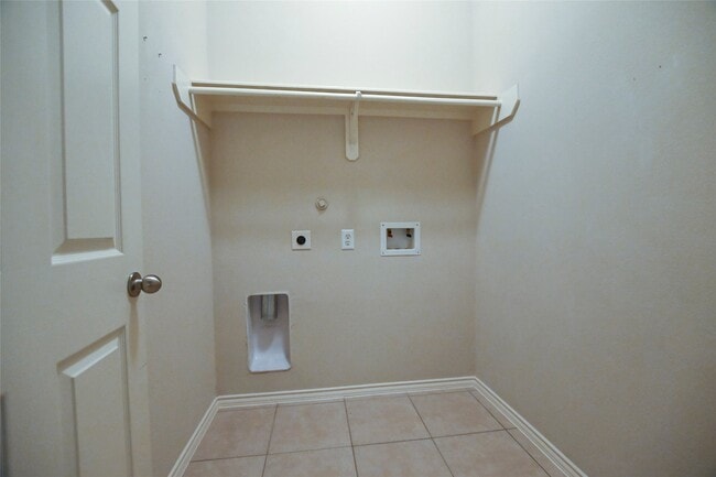 Building Photo - 2123 Castle Gardens Ln