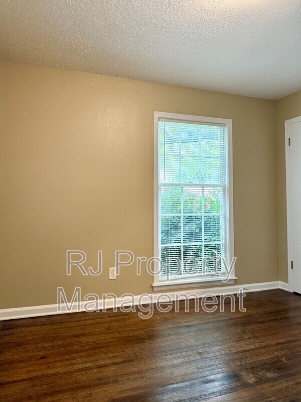 Building Photo - 3458 Sophia St