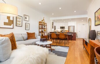 Building Photo - Cozy Brookline 1 Bed