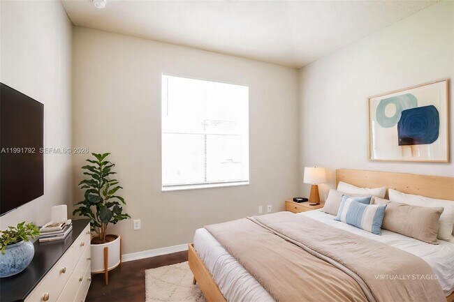 Building Photo - 2281 NE 42nd Cir