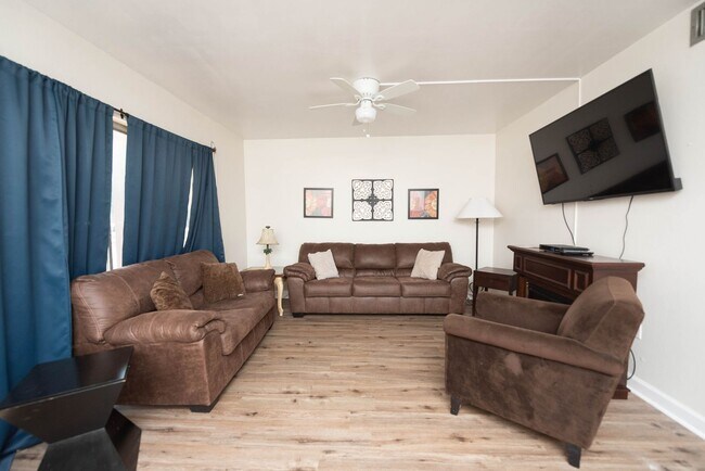 Building Photo - Escape to paradise at this vibrant Cocoa Beach condo!