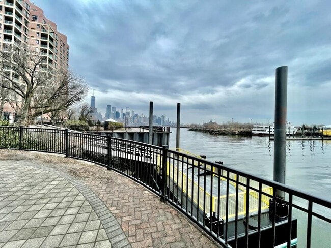 Building Photo - 126 Dudley St