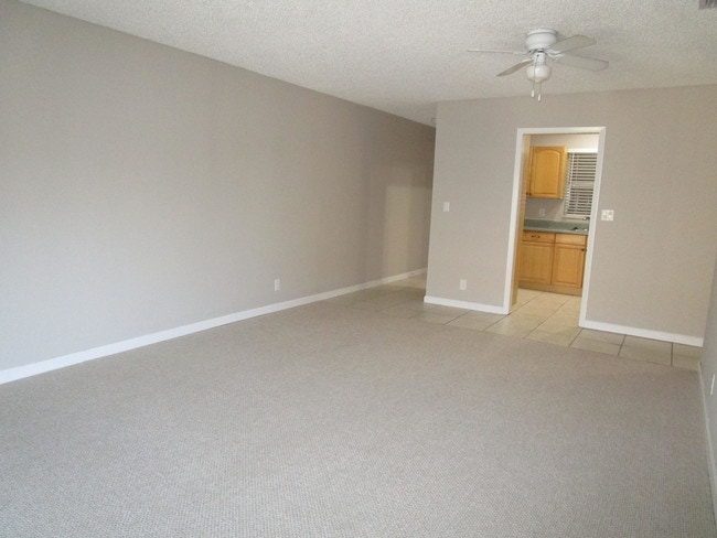 Building Photo - 10693 N Military Trl