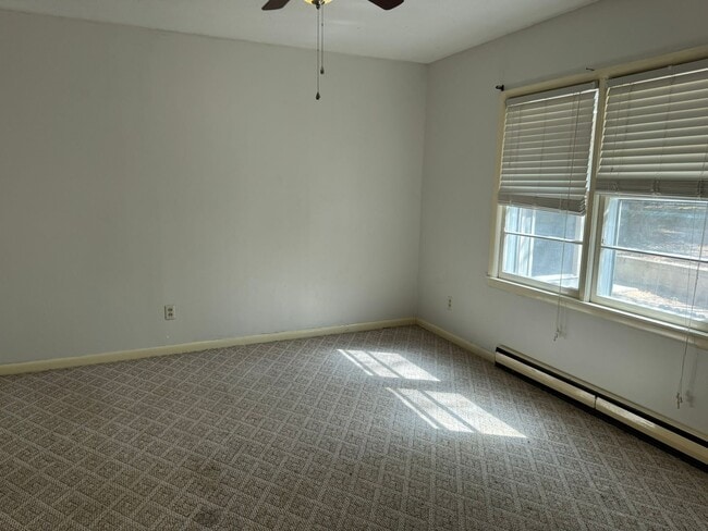 Building Photo - 109 Simmons Rd