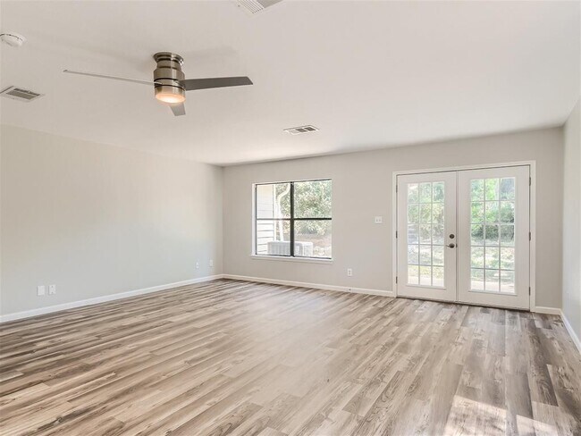 Building Photo - 1520 Curameng Cove