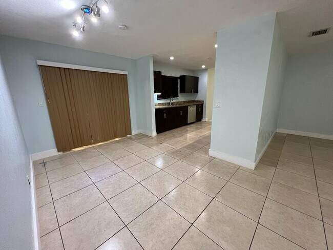 Building Photo - 6870 SW 5th Ct