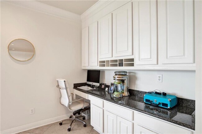 Building Photo - 16 Market St