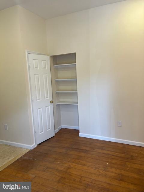 Building Photo - 467 W Queen Ln