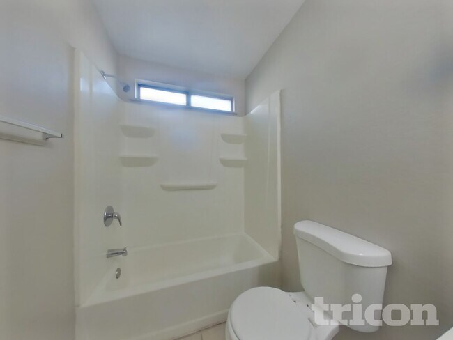 Building Photo - 601 Jeelu Way