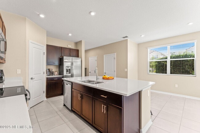 Building Photo - 13106 Annie’s Walk Dr